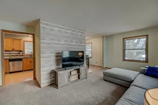 811 Fox Tree Ln N, Hudson, WI 54016 - Photo 3