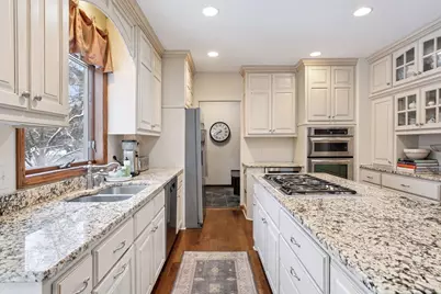 27 Scotch Pine Road, North Oaks, MN 55127 - Photo 9