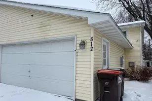 812 13th St W, Hastings, MN 55033 - Photo 1