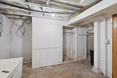 6046 Emerson Avenue N, Brooklyn Center, MN 55430 - Photo 15