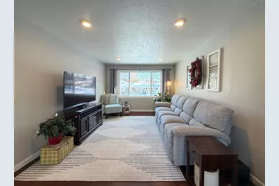 301 Dale Street SW, Hutchinson, MN 55350 - Photo 9