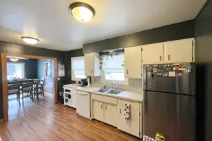 519 N Van Buren Ave, Springfield, MN 56087 - Photo 13