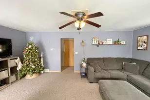 519 N Van Buren Ave, Springfield, MN 56087 - Photo 11
