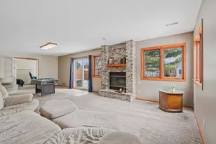 2212 Ariel St N, North Saint Paul, MN 55109 - Photo 29