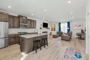 8612 Kenyon Ct NE, Blaine, MN 55449 - Photo 7