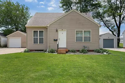 221 E Park Street, Owatonna, MN 55060 - Photo 1