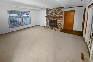 8906 138th Street Ct, Apple Valley, MN 55124 - Photo 3