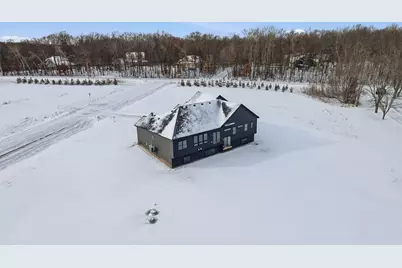 906 Acorn Court, Kinnickinnic Twp, WI 54016 - Photo 11