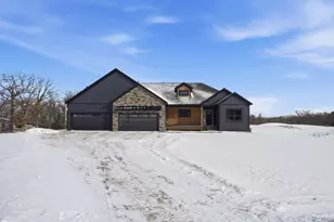 906 Acorn Ct, Kinnickinnic Twp, WI 54016 - Photo 3