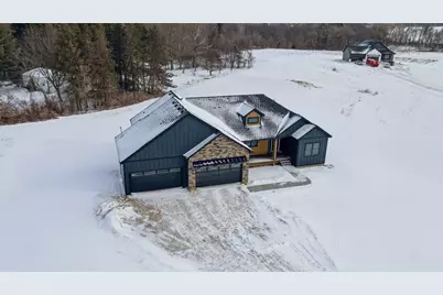 906 Acorn Court, Kinnickinnic Twp, WI 54016 - Photo 1