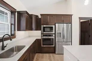 906 Acorn Ct, Kinnickinnic Twp, WI 54016 - Photo 25