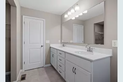 4724 5th Street NE, Saint Cloud, MN 56304 - Photo 9