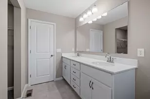 4724 5th St NE, Saint Cloud, MN 56304 - Photo 9