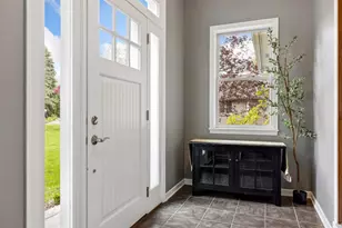 1731 Oakways St, Minnetonka, MN 55391 - Photo 9