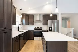 949 Riverdale Ct, Somerset, WI 54025 - Photo 7