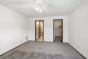 10441 Greenbrier Rd, Minnetonka, MN 55305 - Photo 11