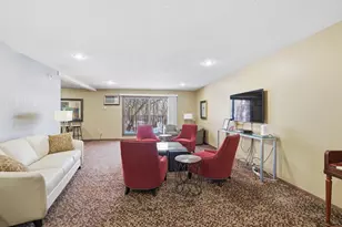 10441 Greenbrier Rd, Minnetonka, MN 55305 - Photo 13