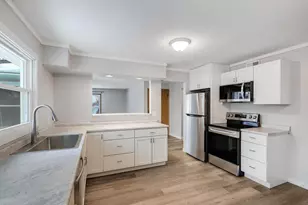 3279 Library Ln, Saint Louis Park, MN 55426 - Photo 9