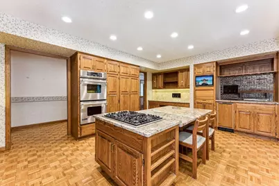 10752 Mount Curve Road, Eden Prairie, MN 55347 - Photo 5