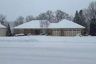 10752 Mt Curve Rd, Eden Prairie, MN 55347 - Photo 25