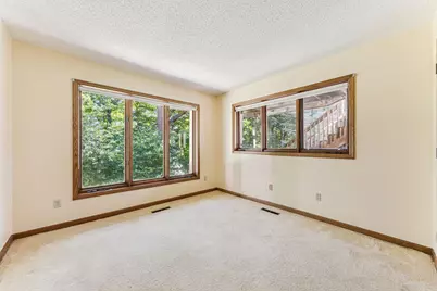 10752 Mount Curve Road, Eden Prairie, MN 55347 - Photo 13