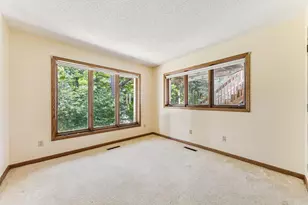 10752 Mt Curve Rd, Eden Prairie, MN 55347 - Photo 13