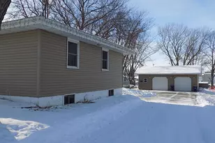 631 10th St, Lafayette, MN 56054 - Photo 7