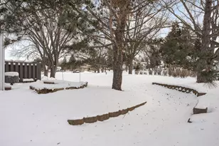 2328 Dorland Ct E, Maplewood, MN 55119 - Photo 23