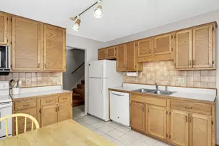 2328 Dorland Ct E, Maplewood, MN 55119 - Photo 9