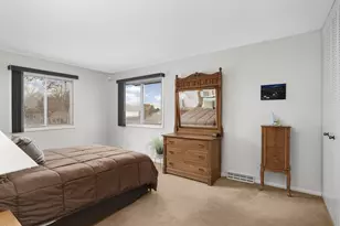 2328 Dorland Ct E, Maplewood, MN 55119 - Photo 13