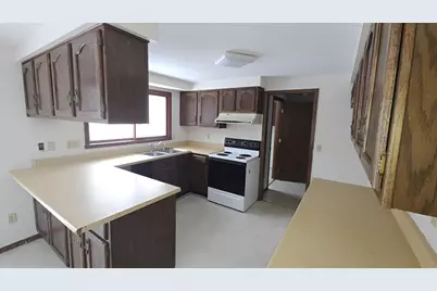 118 E Monroe Avenue, Barron, WI 54812 - Photo 7