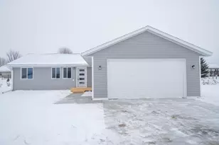 412 Russ Parta Dr, New York Mills, MN 56567 - Photo 3