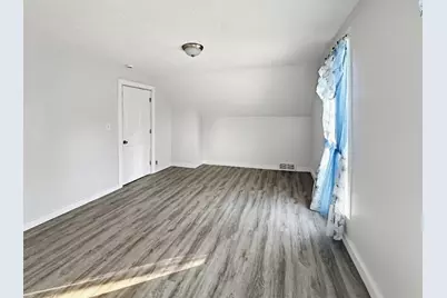 963 3rd Street E, Saint Paul, MN 55106 - Photo 9