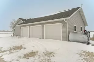 14750 171st Ave, Spring Valley, MN 55975 - Photo 25