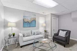 180 Wyoming St E, Saint Paul, MN 55107 - Photo 11