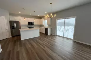 977 45th Ave NE, Saint Cloud, MN 56304 - Photo 5