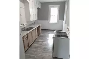 310 S Main St, Austin, MN 55912 - Photo 9