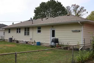 905 16th St SW, Austin, MN 55912 - Photo 5