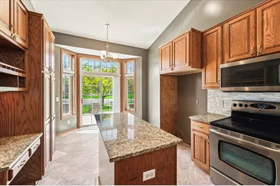 6913 Connelly Circle, Savage, MN 55378 - Photo 5