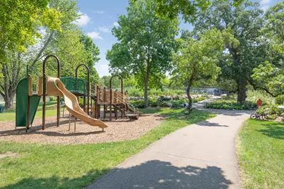 8944 Neill Lake Road #142B, Eden Prairie, MN 55347 - Photo 23