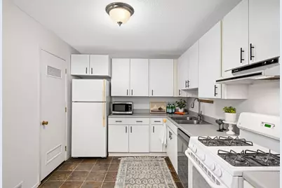 8944 Neill Lake Road #142B, Eden Prairie, MN 55347 - Photo 9