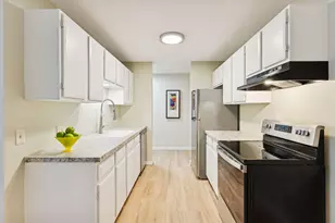 4009 Heritage Hills Dr, Bloomington, MN 55437 - Photo 5