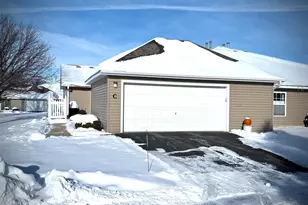 1907 Oak Tree Ln, Austin, MN 55912 - Photo 3