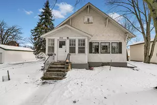 325 Central Ave N, Milaca, MN 56353 - Photo 1