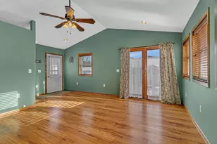 325 Central Ave N, Milaca, MN 56353 - Photo 9