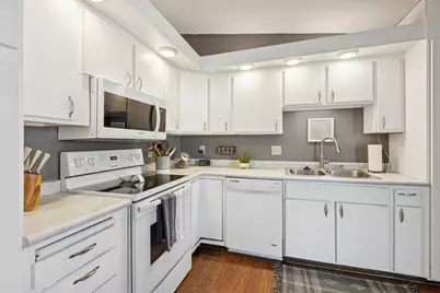 8148 Brandywine Parkway, Brooklyn Park, MN 55444 - Photo 11