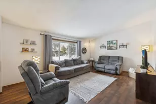 8148 Brandywine Pkwy, Brooklyn Park, MN 55444 - Photo 5