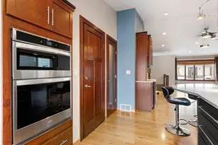 400 Oakland Pl NE, Austin, MN 55912 - Photo 9