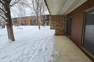 35 Nathan Ln N, Plymouth, MN 55441 - Photo 7