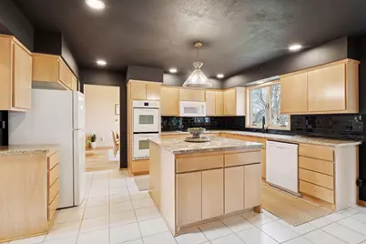 12634 Hilloway Road W, Minnetonka, MN 55305 - Photo 3